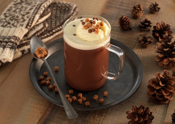 Bilde av varm kakao med vaniljeis