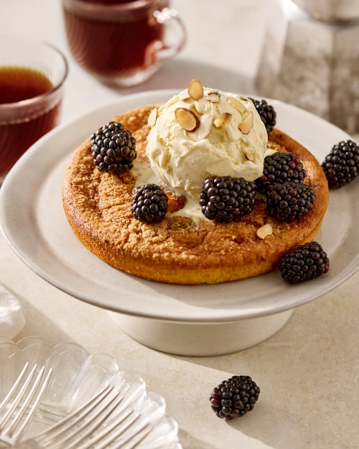 Eplekake med vaniljeis