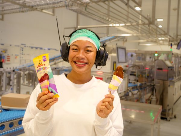 Medarbeider i Diplom-Is